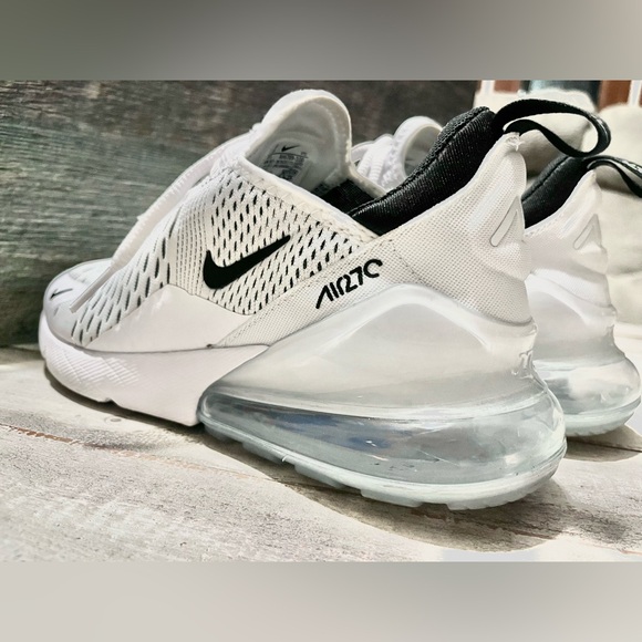 Women’s Nike Air Max 270 - Picture 2 of 4